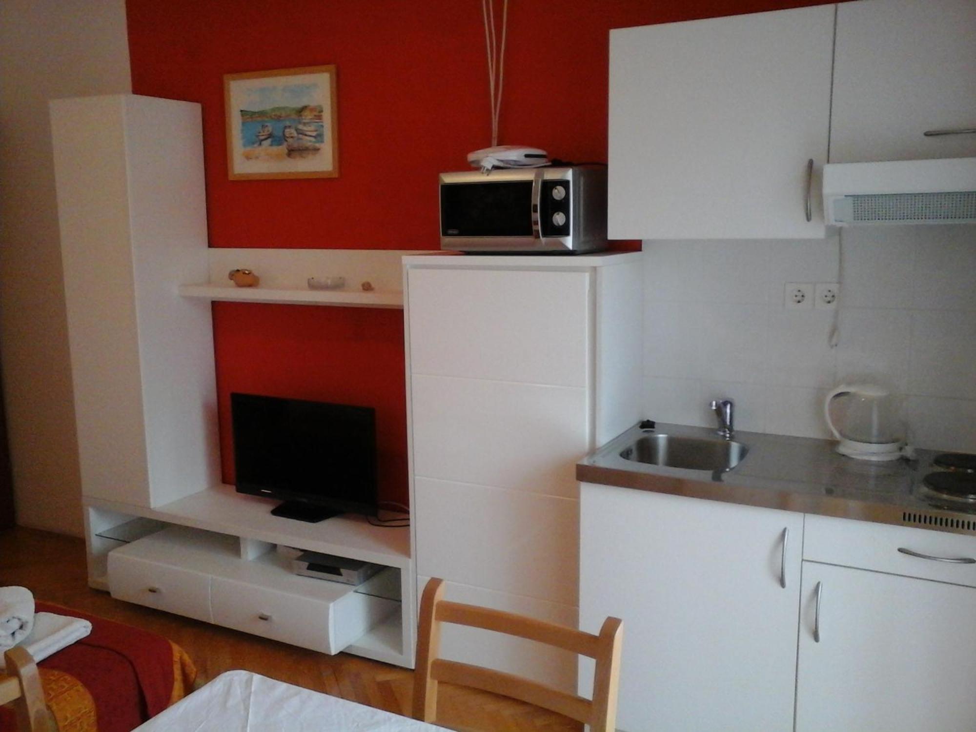 Apartments And Rooms Dobrila Jelsa  Rum bild